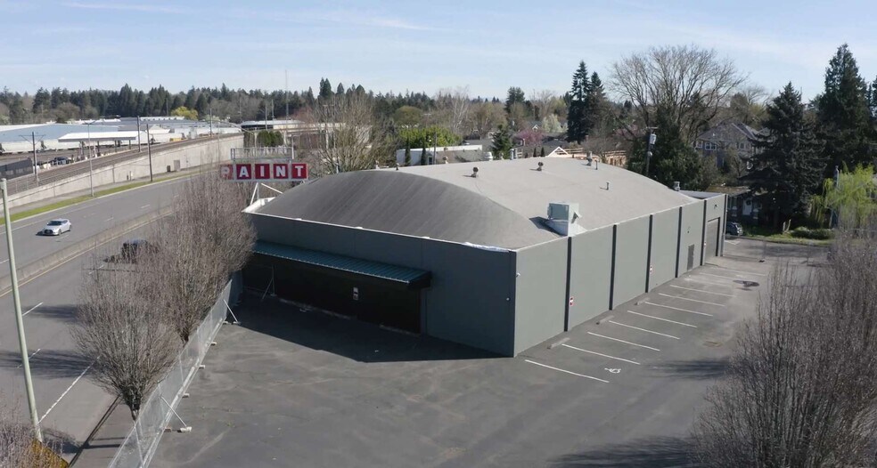 Primary Photo Of 5341 SE McLoughlin Blvd, Portland Freestanding For Sale