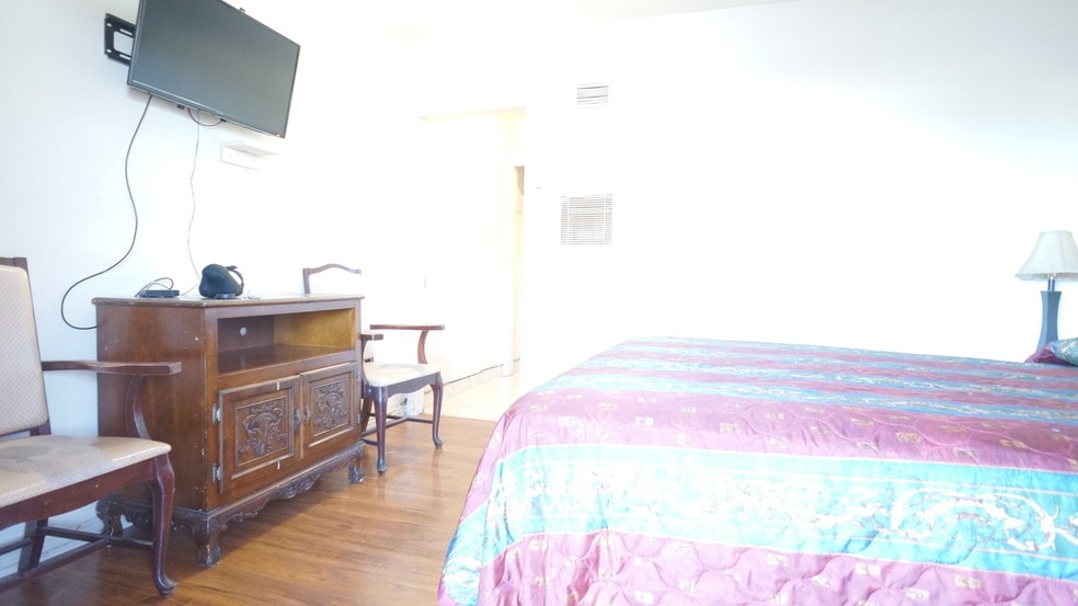 More Photos Of 475 N San Jacinto St, Hemet Hotel For Sale