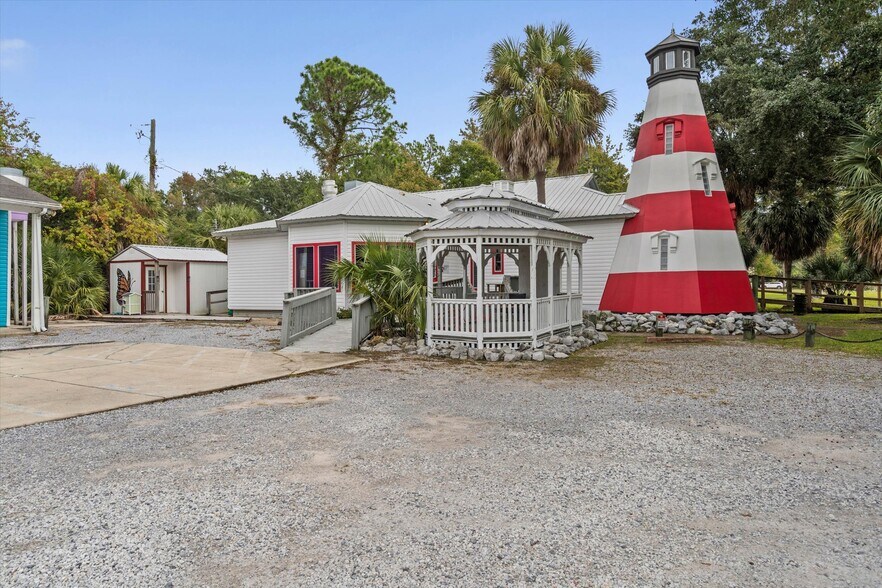 More Photos Of 918 Bienville Blvd, Dauphin Island Flex For Sale