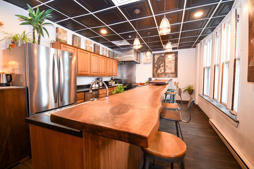 More Photos Of 533 W Washington Blvd, Fort Wayne Office For Sale