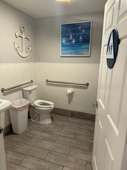 More Photos Of 352 Griffin St, Salinas Warehouse For Sale