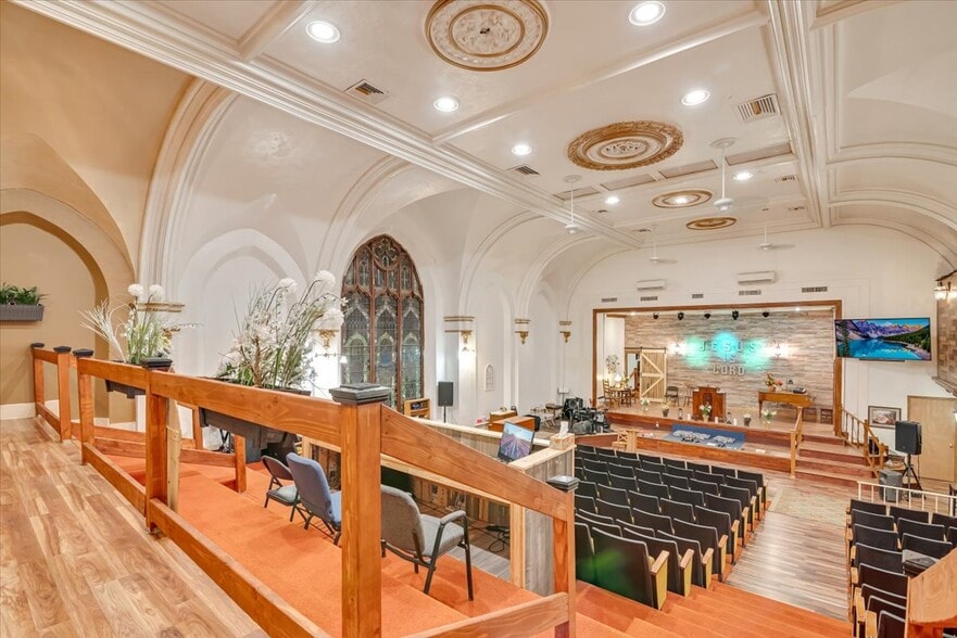 More Photos Of 837 W Linden St, Allentown Religious Facility For Sale