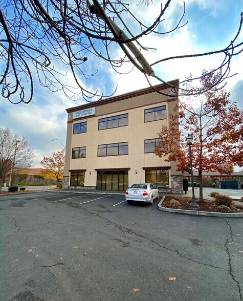 Primary Photo Of 1301 Poplar Dr, Medford Medical For Lease