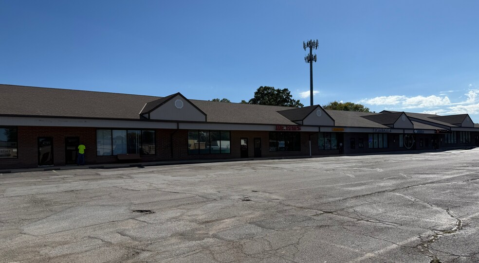 More Photos Of 5967-5983 Andrews Rd, Mentor-on-the-Lake Storefront For Lease
