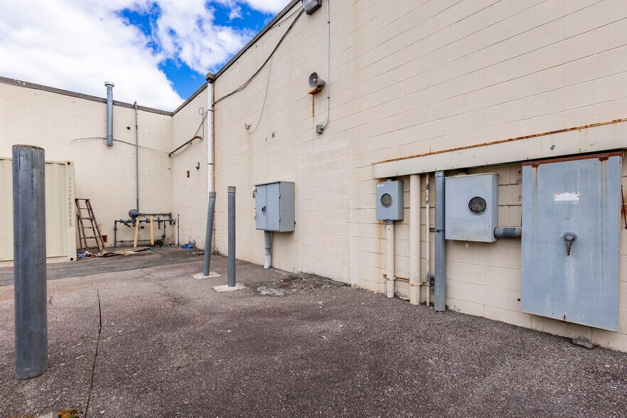 More Photos Of 846 N Main St, Brockton Unknown For Lease