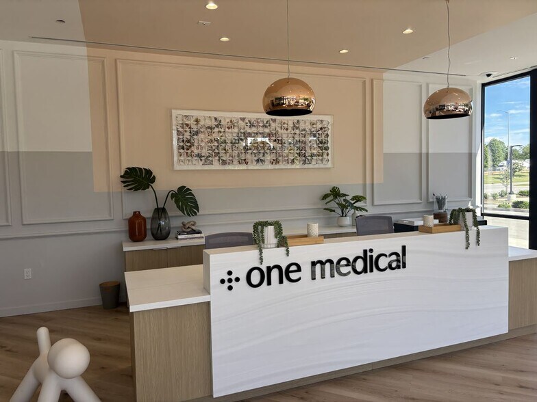 More Photos Of 5930 N Port Washington Rd, Glendale Freestanding For Lease
