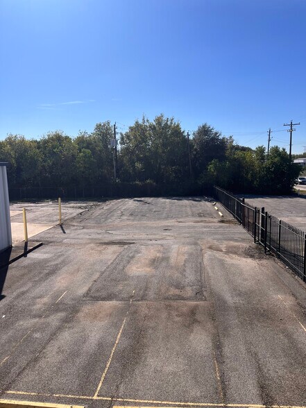 More Photos Of 626 N 16th St, La Porte Warehouse For Sale