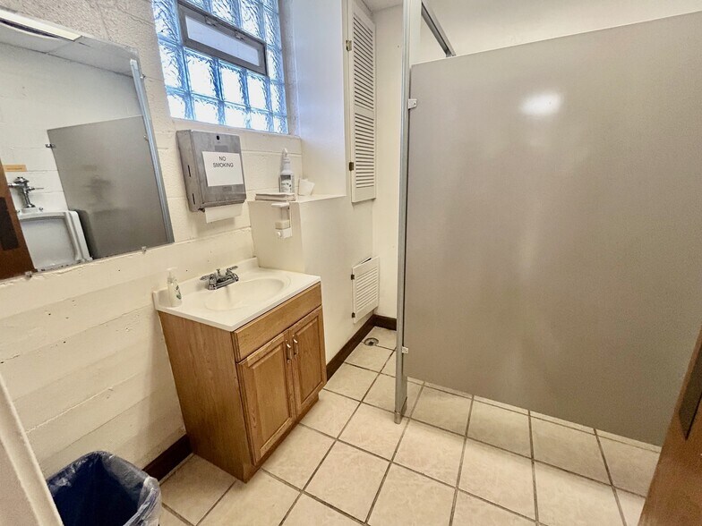 More Photos Of 11565 Pippin Rd, Cincinnati Religious Facility For Sale