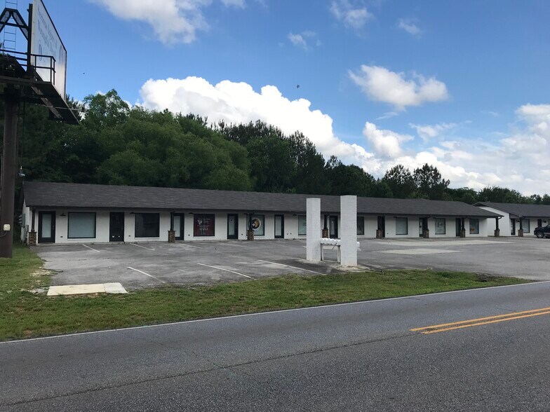 Primary Photo Of 7535 Wall Triana Hwy, Madison Storefront Retail Office For Lease