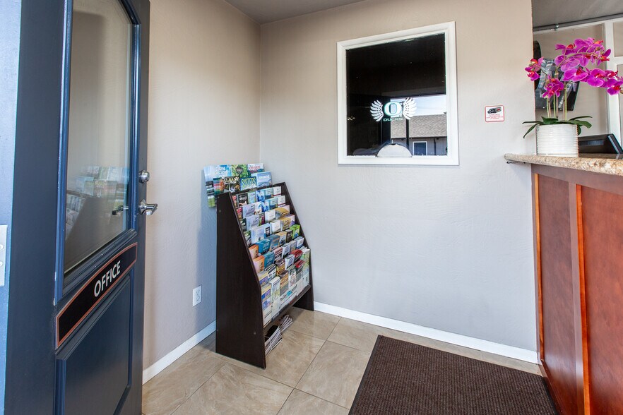 More Photos Of 1152 Main St, Springfield Hotel For Sale