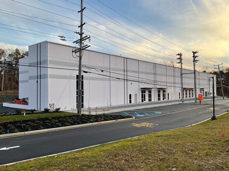 More Photos Of 17 Cpl Luigi Marciante Jr Memorial Dr, Jackson Township Industrial For Lease
