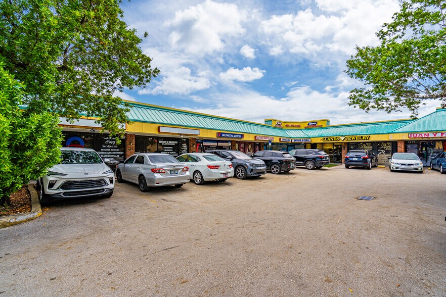 More Photos Of 1169-1199 W 37th St, Hialeah Storefront For Lease