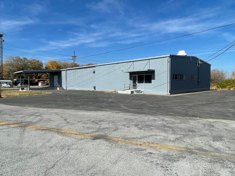Primary Photo Of 100 E Quindaro Blvd, Kansas City Warehouse For Sale