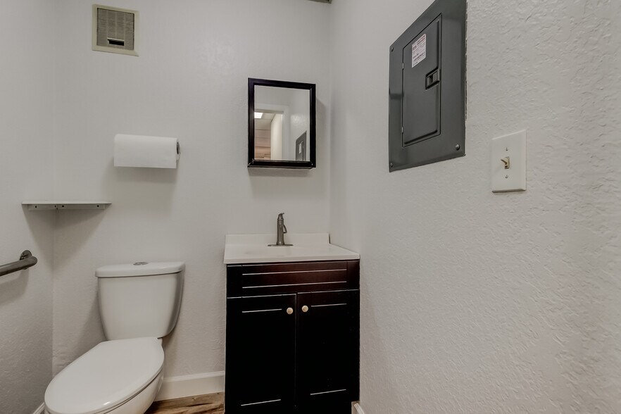 More Photos Of 4326 Park Blvd, Pinellas Park Office For Lease