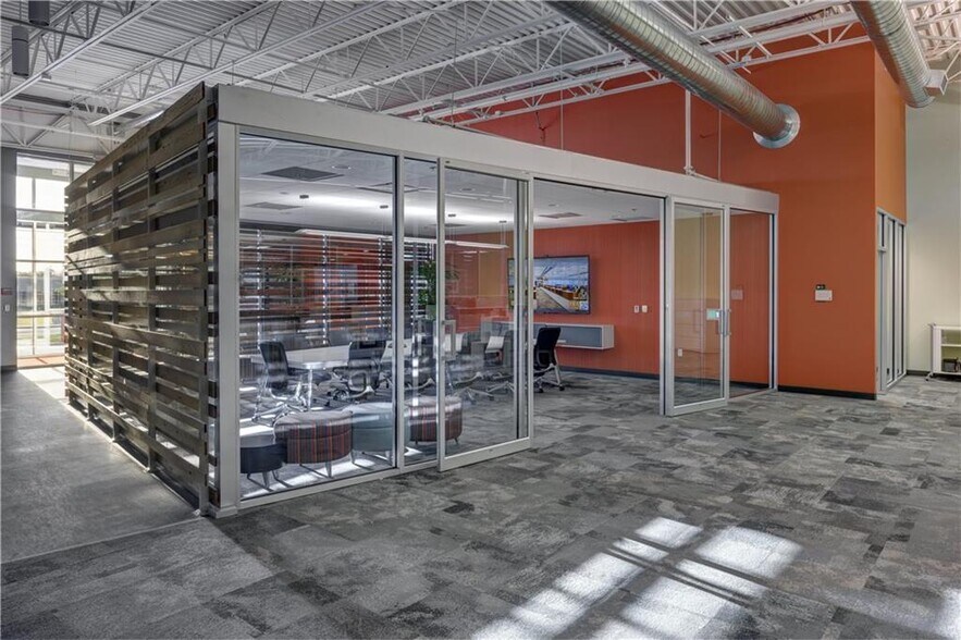 More Photos Of 1705 S Walton Blvd, Bentonville Office For Sale
