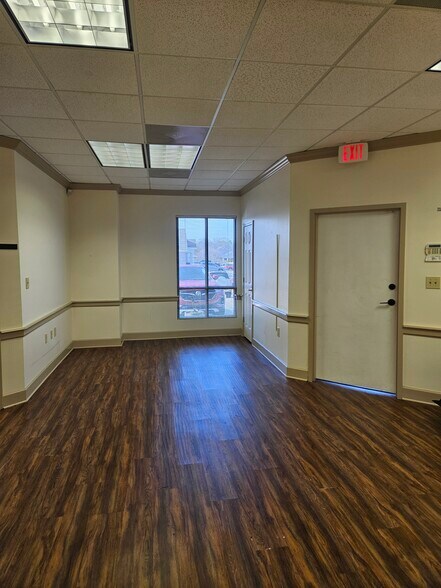 More Photos Of 1761-1763 Tailaferro Trl, Montgomery Office For Lease