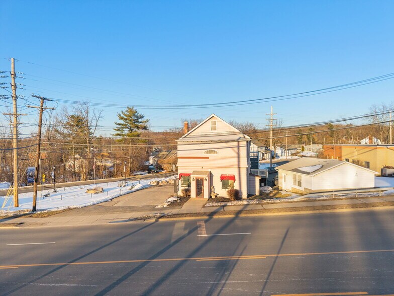 More Photos Of 203 Columbia Tpke, Rensselaer Storefront Retail Residential For Lease