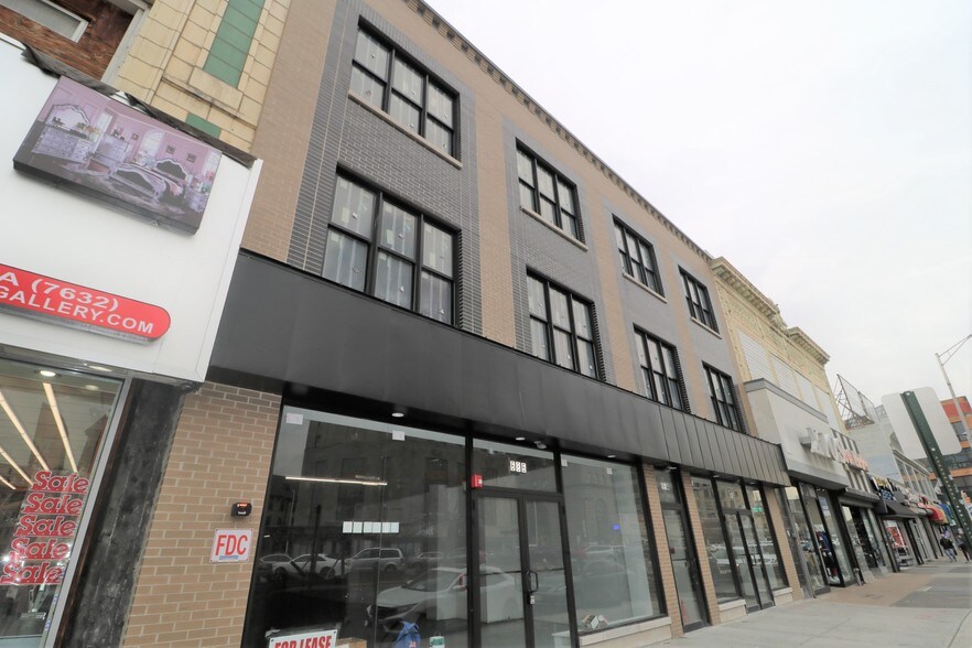 More Photos Of 686 Main Ave, Passaic Storefront For Lease