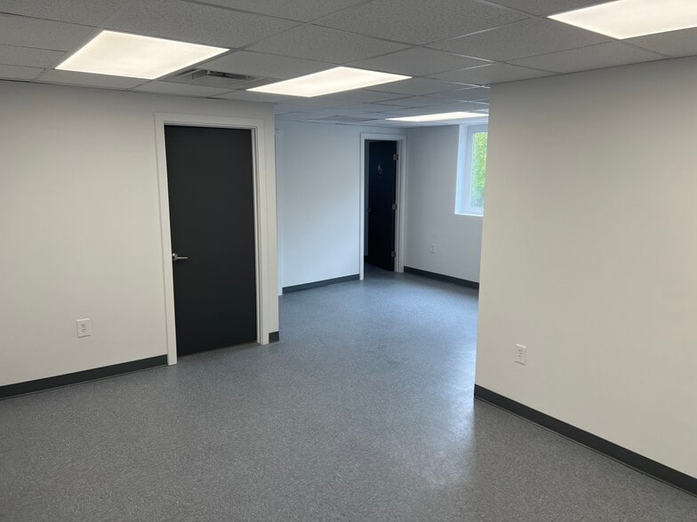 More Photos Of 750 County Line Rd, Colmar Truck Terminal For Sale
