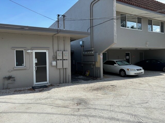 More Photos Of 3112 Southgate Cir, Sarasota General Retail For Sale