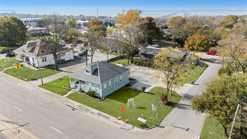 More Photos Of 203 N Alamo Rd, Rockwall Office For Sale