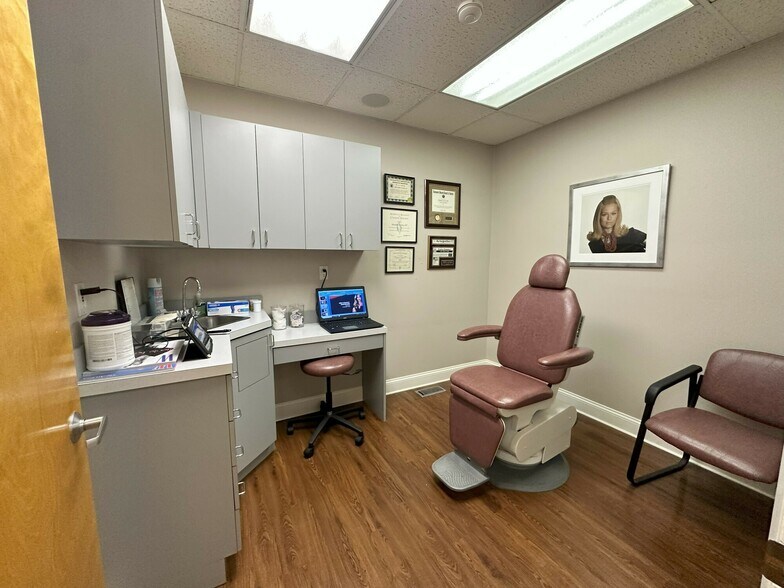 More Photos Of 445 Main St, Center Moriches Medical For Sale