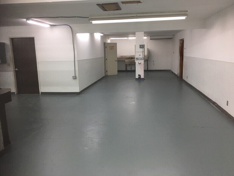 More Photos Of 6917 Mccomber St, Sacramento Warehouse For Sale