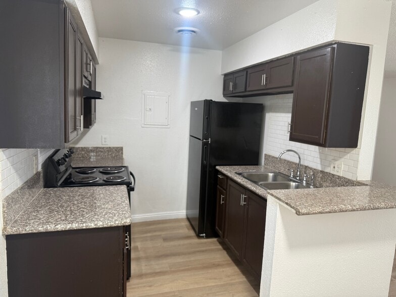 More Photos Of 900-1208 E Carey Ave, North Las Vegas Apartments For Sale
