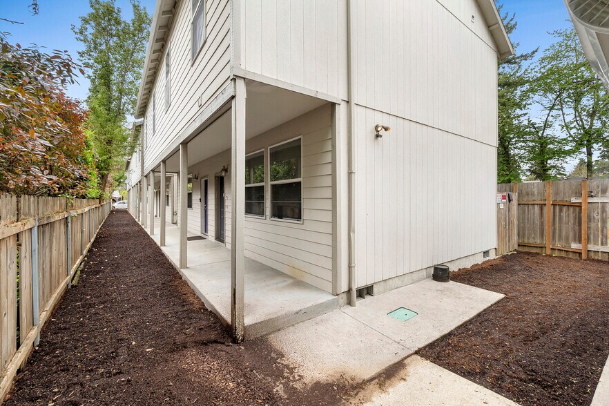 More Photos Of 3540 SE 119th Ave, Portland Apartments For Sale