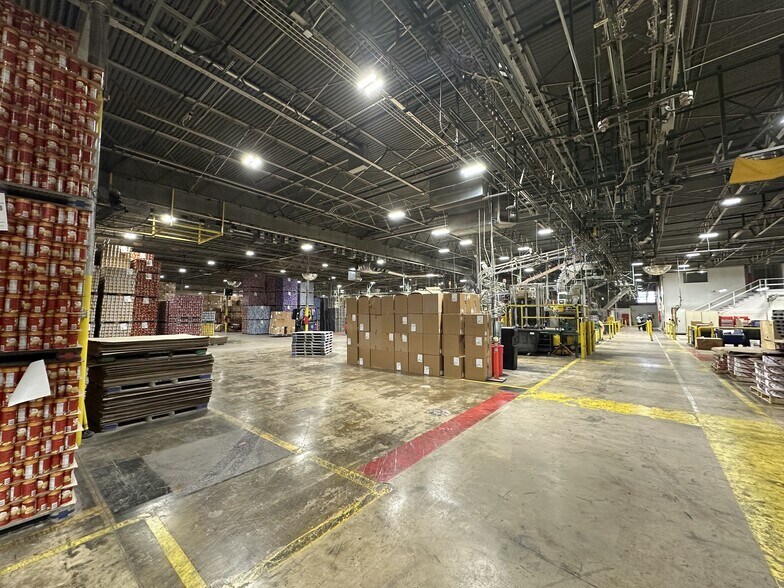 More Photos Of 1925 Country Club Dr, Carrollton Warehouse For Sale