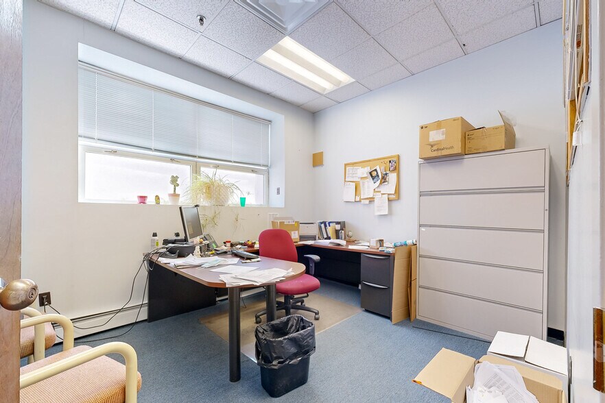 More Photos Of 959-961 Commonwealth Ave, Boston Storefront For Sale