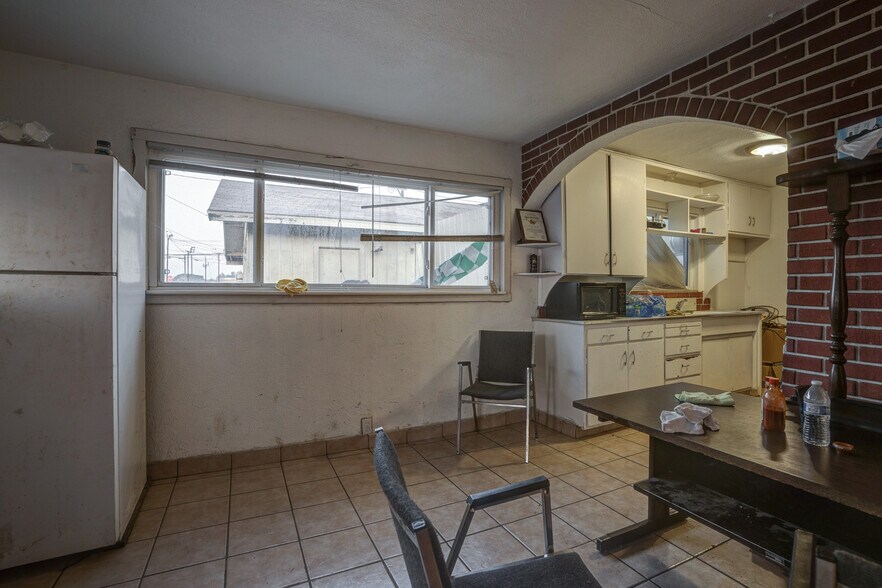 More Photos Of 854 Crows Landing Rd, Modesto Auto Dealership For Sale