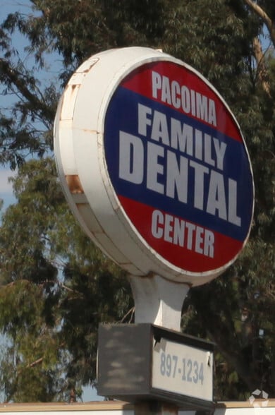 More Photos Of 9722 Laurel Canyon Blvd, Arleta Medical For Lease