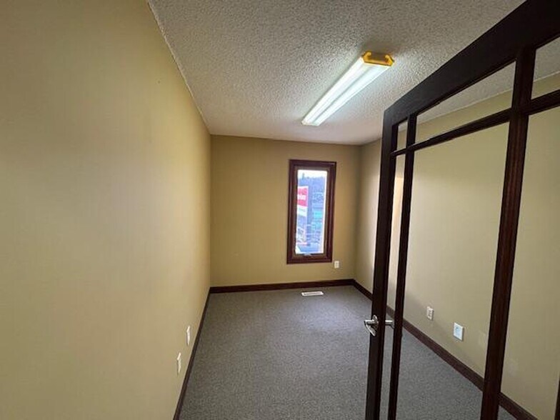 More Photos Of 8729 NE Central Ave, Blaine Office For Sale