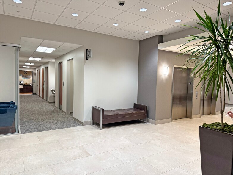More Photos Of 17450 St. Lukes Way, The Woodlands Medical For Lease