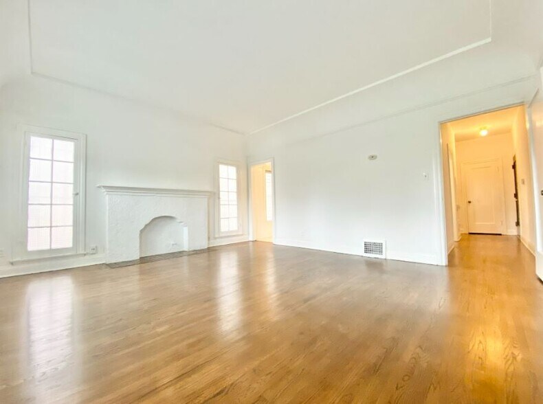 More Photos Of 834 S Orange Grove Ave, Los Angeles Apartments For Sale