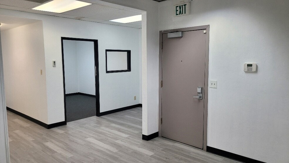 More Photos Of 2322 Butano Dr, Sacramento Medical For Lease