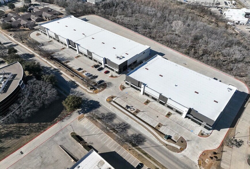 More Photos Of 420 Oakbend Dr, Lewisville Industrial For Lease