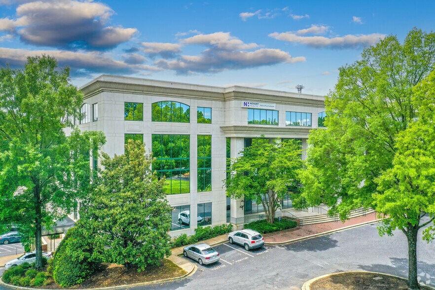 More Photos Of 6324 Fairview Rd, Charlotte Office For Lease