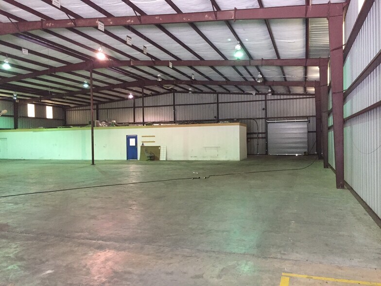 More Photos Of 19146 Highway 190 E, Hammond Warehouse For Lease