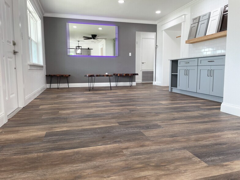 More Photos Of 1005 N Church Ave, Mulberry Medical For Lease