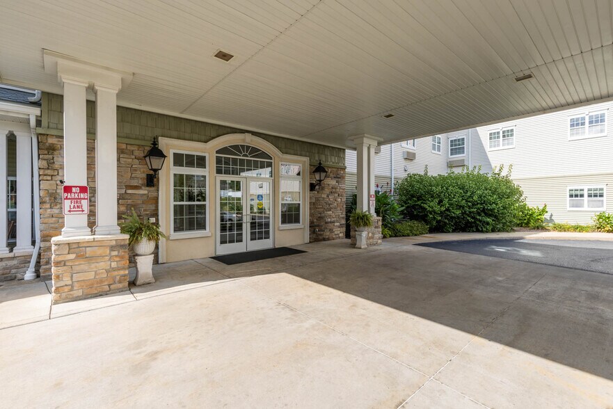 More Photos Of 1207 Vandalia St, Collinsville Assisted Living For Sale