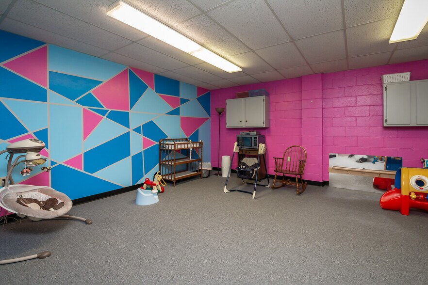 More Photos Of 733 Country Club Dr, Xenia Religious Facility For Sale