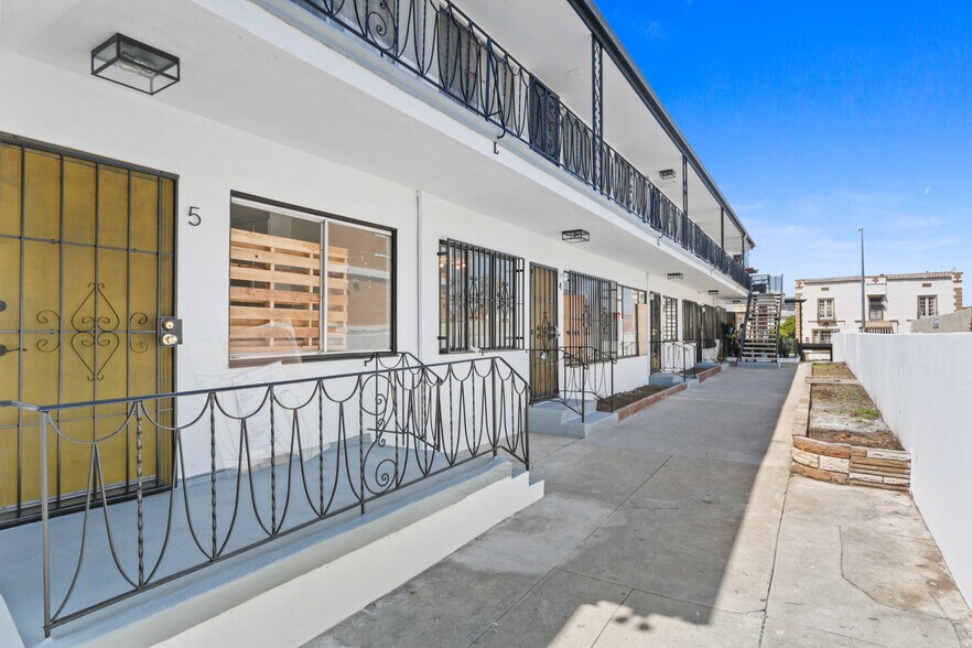 More Photos Of 151 S Mountain Vw, Los Angeles Apartments For Sale