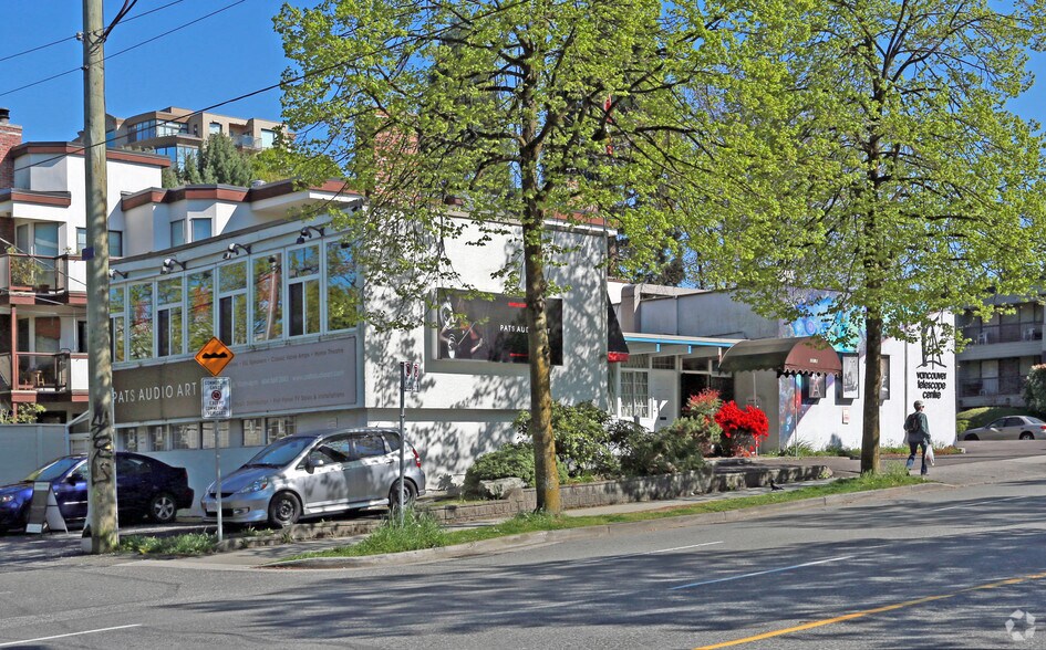 More Photos Of 2578 Burrard St, Vancouver Storefront For Sale