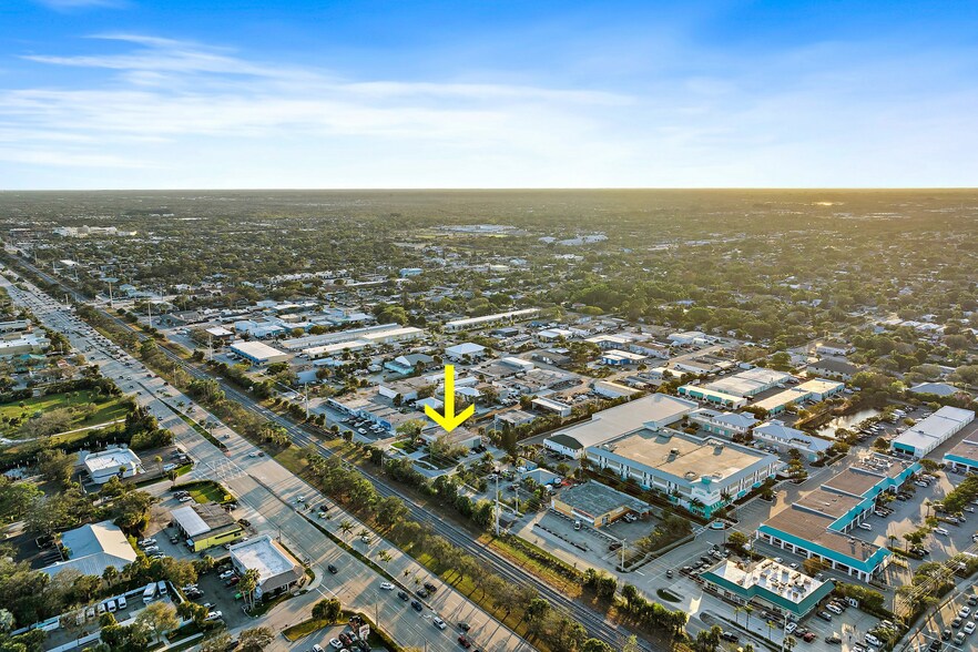 More Photos Of 620 N Old Dixie Hwy, Jupiter Manufacturing For Sale