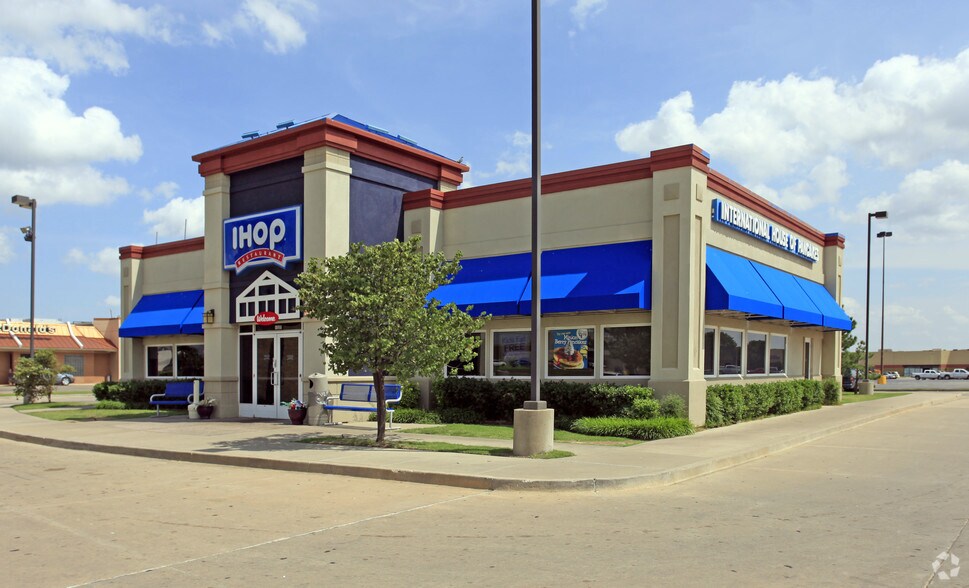 Primary Photo Of 4125 W Owen K Garriott Rd, Enid Restaurant For Sale