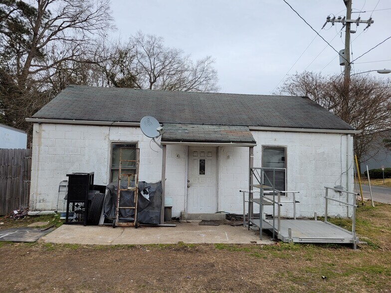 More Photos Of 1001-1003 Canal Dr, Chesapeake Freestanding For Sale