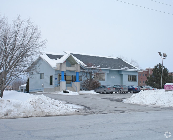 Primary Photo Of 2123 River Rd, Schenectady Medical For Sale