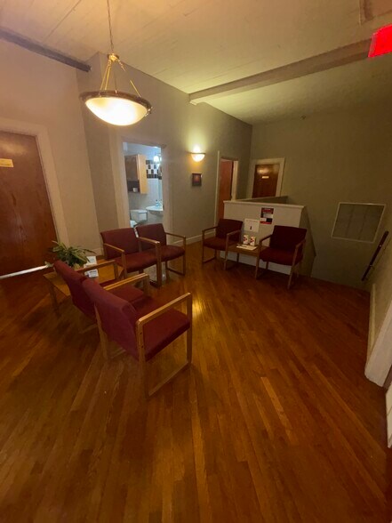More Photos Of 201 N 3rd St, Hannibal Office For Sale